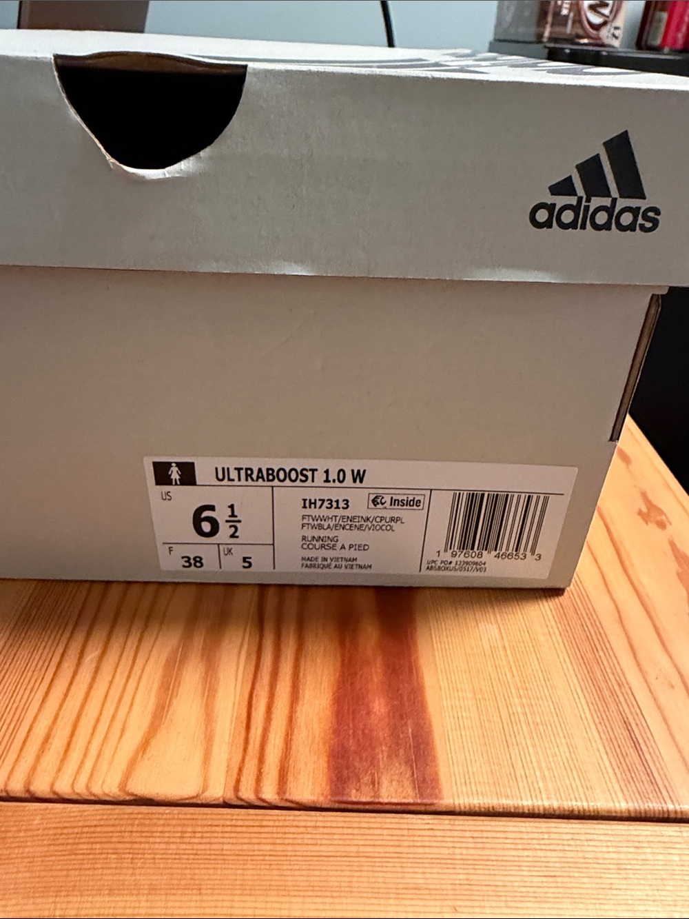 Women’s size 6.5 adidas ultraboost 1.0